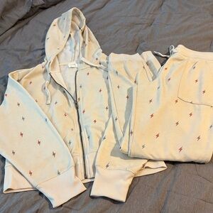 Pink Rose Cream Set with Lightning Accents